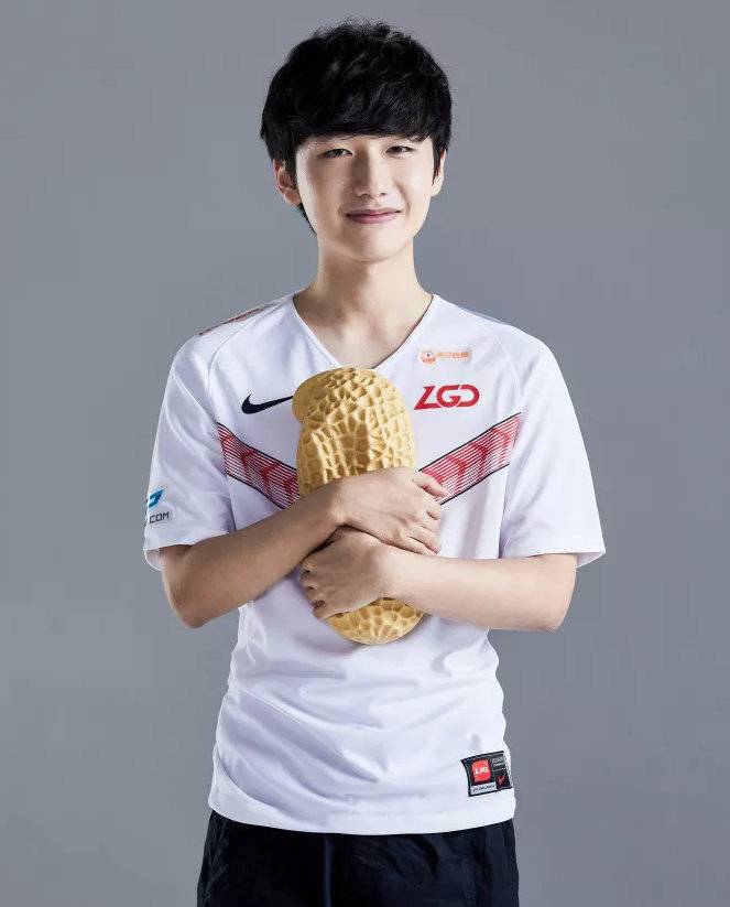 地上足球 地上足球